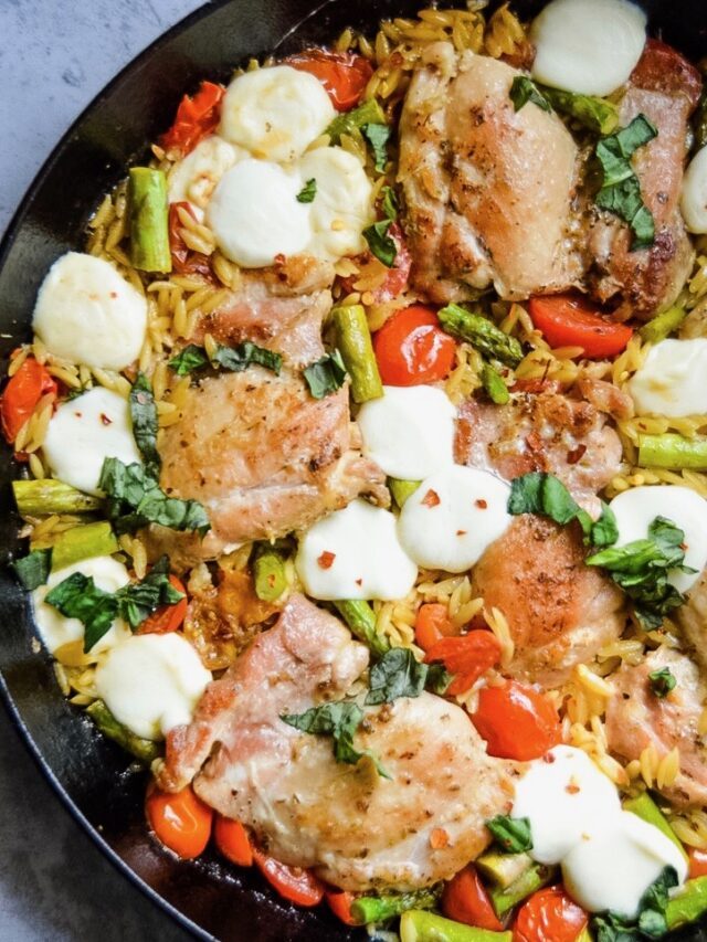 How to Make Caprese Chicken and Orzo Skillet