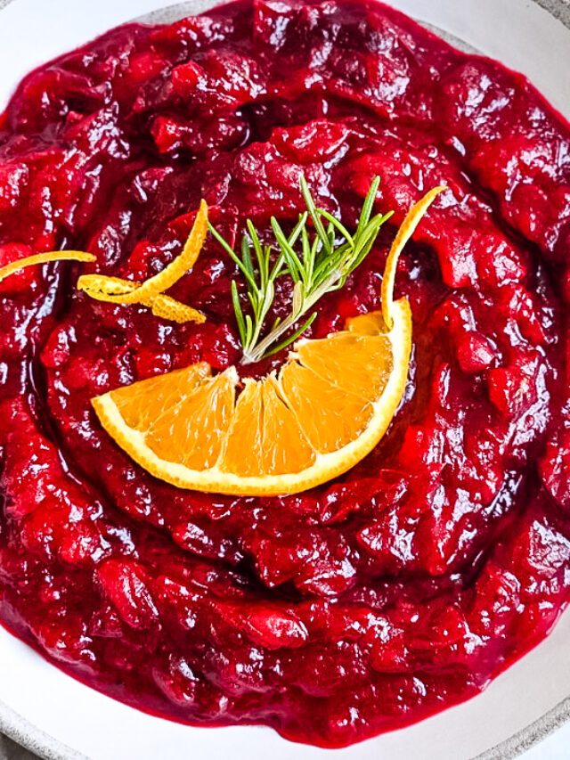 How to Make Easy Homemade Cranberry Sauce